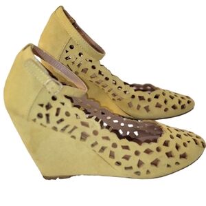 Mix No 6 Yellow Suede Laser-Cutout 4 Inch Wedge Heels Size 8 1/2